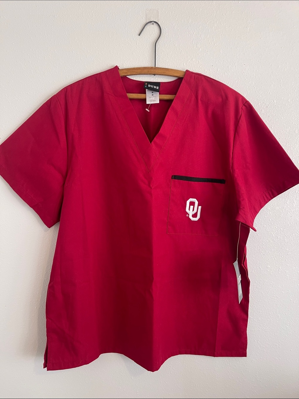 Oklahoma Sooners scrub top by Scrub DUDZ size M